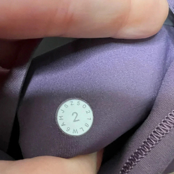 Lululemon In Movement Crop *Everlux 19" size 2 - Picture 5 of 6